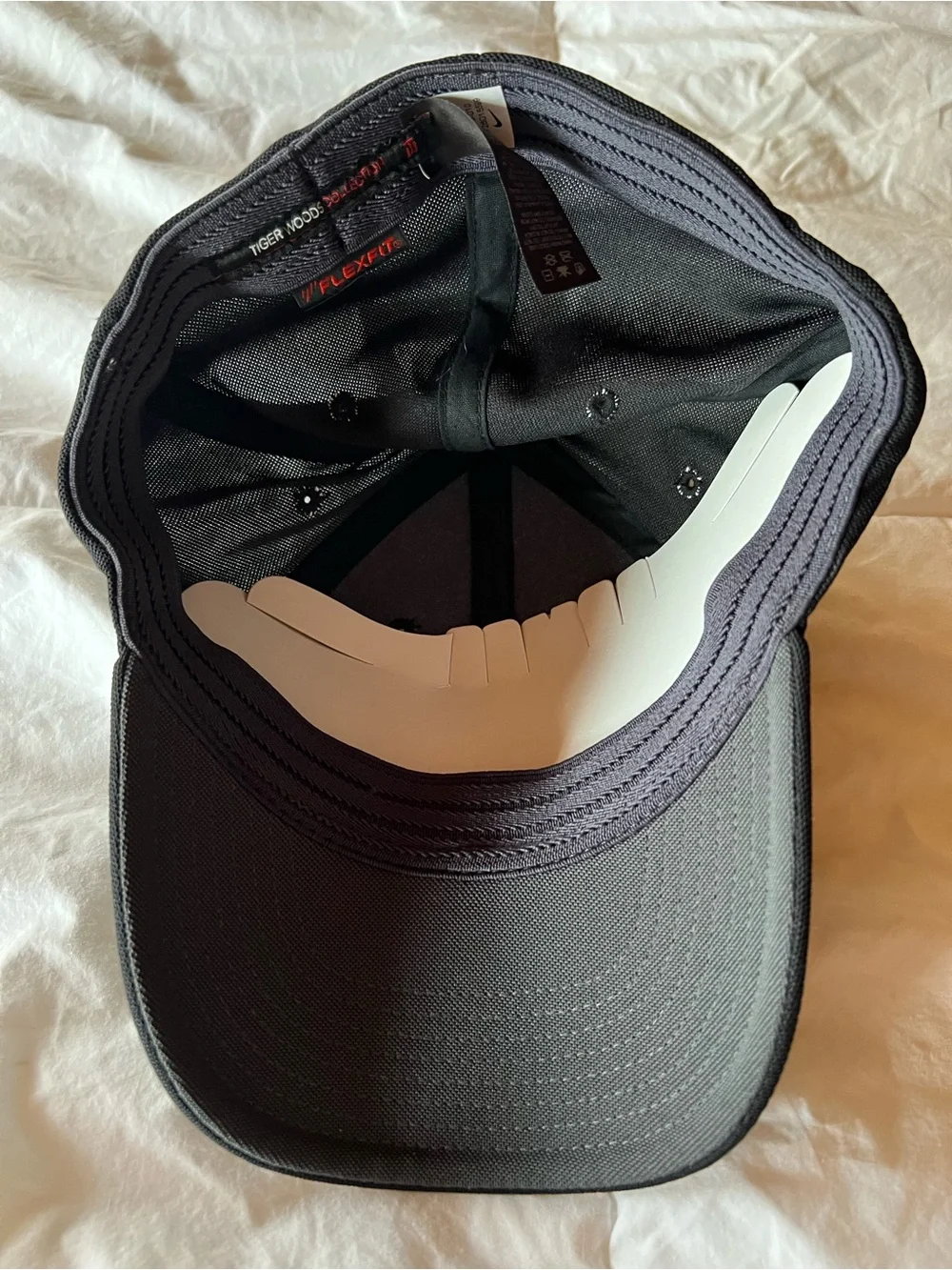 Rare 2013 Tiger Wood CollectioNike Black Baseball Cap with White Logo Embroidery